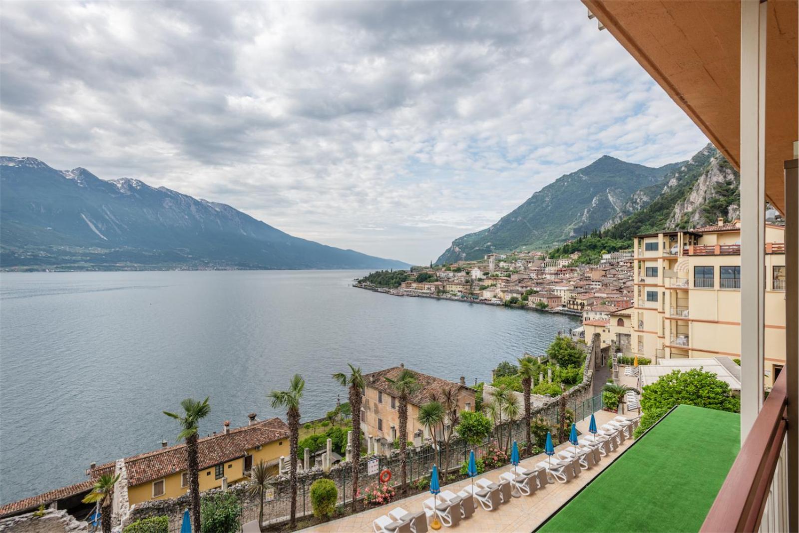 Hotel Splendid Palace Limone sul Garda Quarto foto