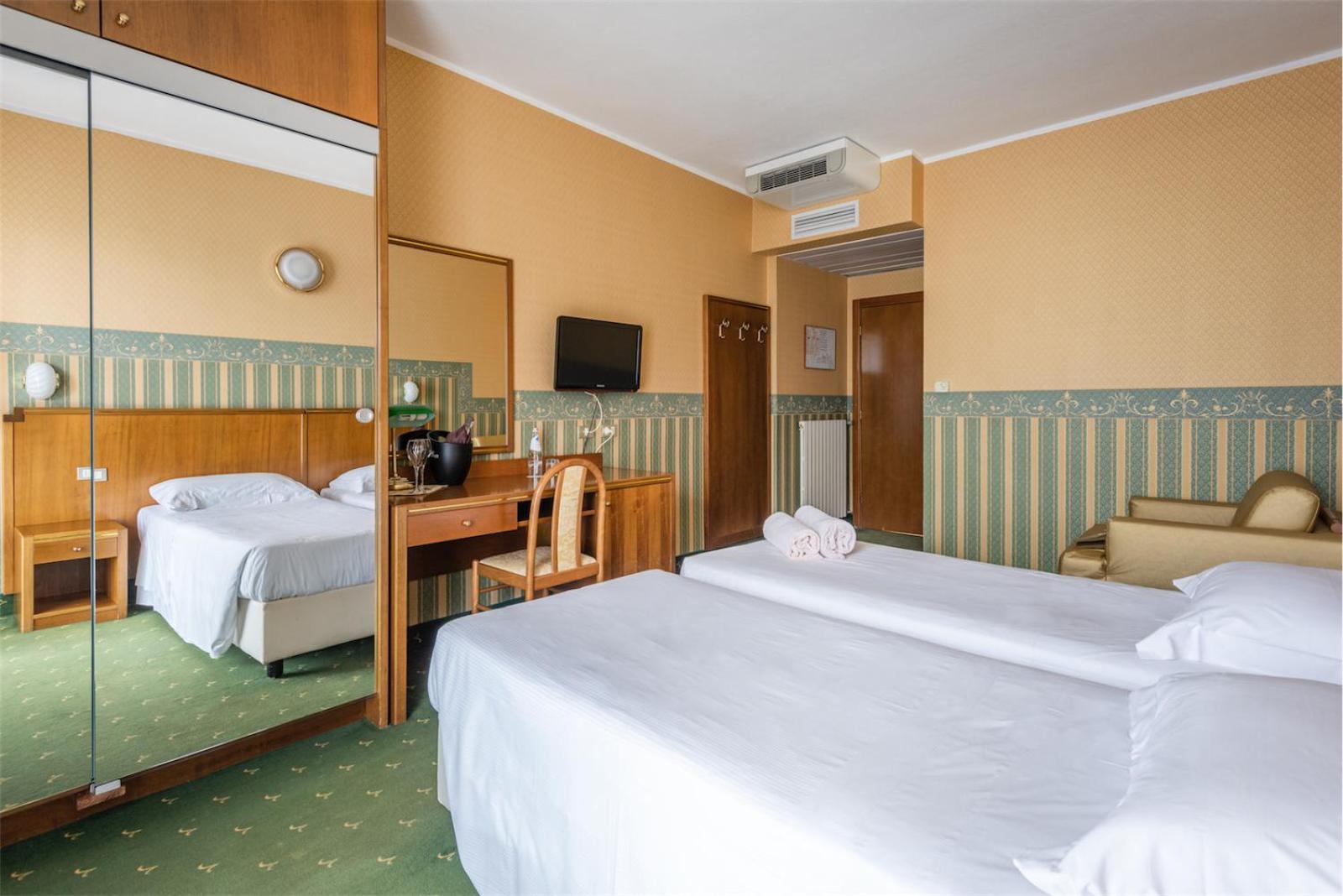 Hotel Splendid Palace Limone sul Garda Quarto foto