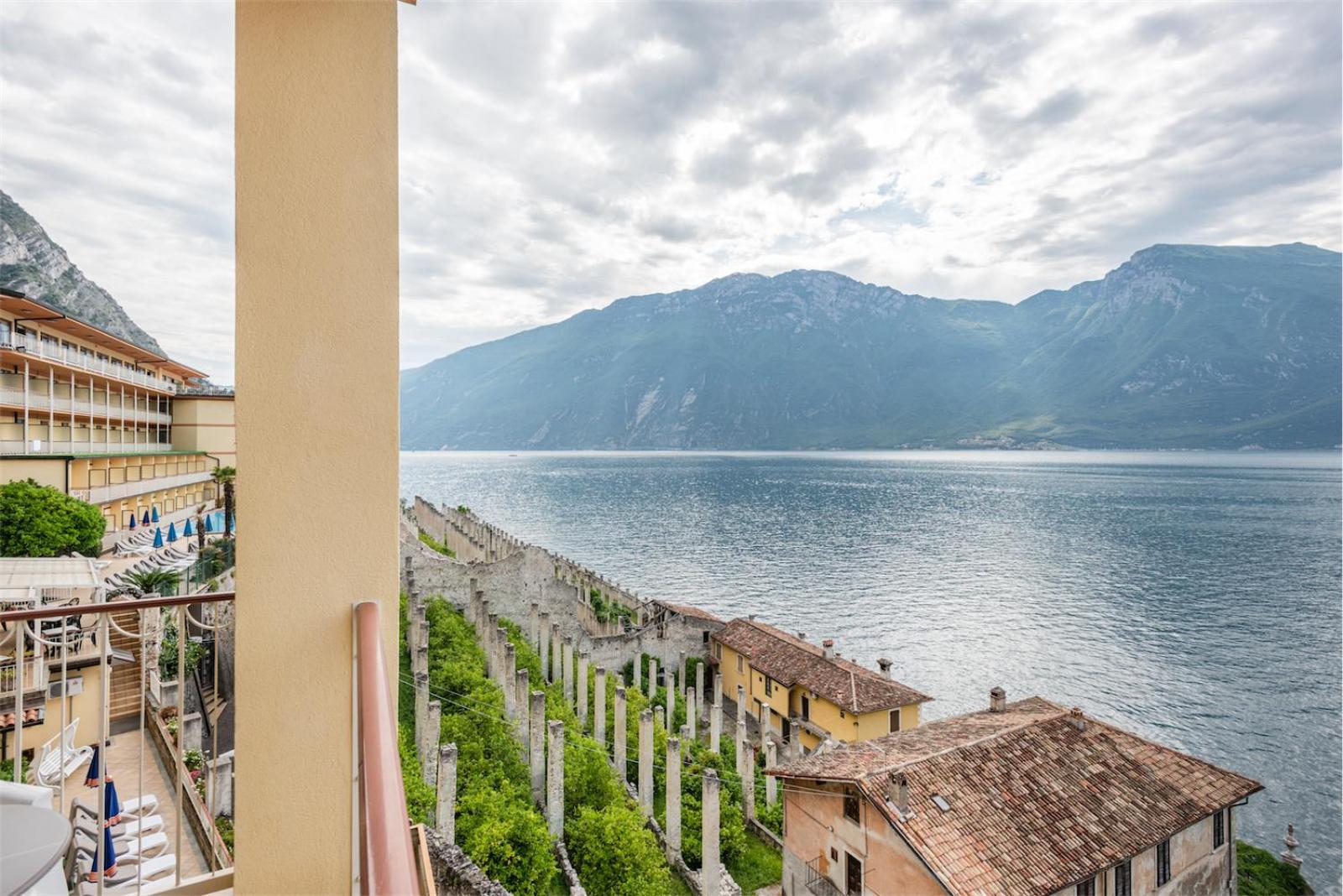 Hotel Splendid Palace Limone sul Garda Quarto foto