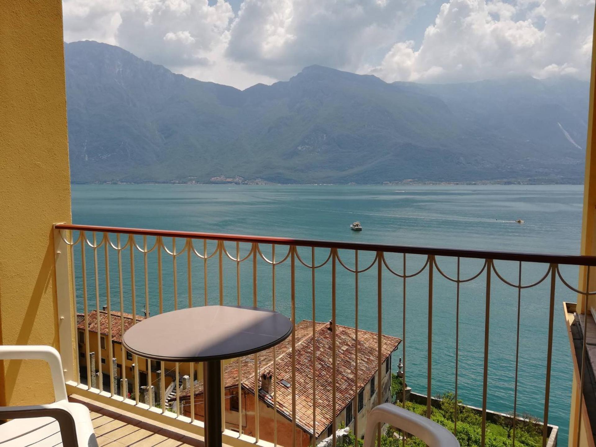 Hotel Splendid Palace Limone sul Garda Quarto foto