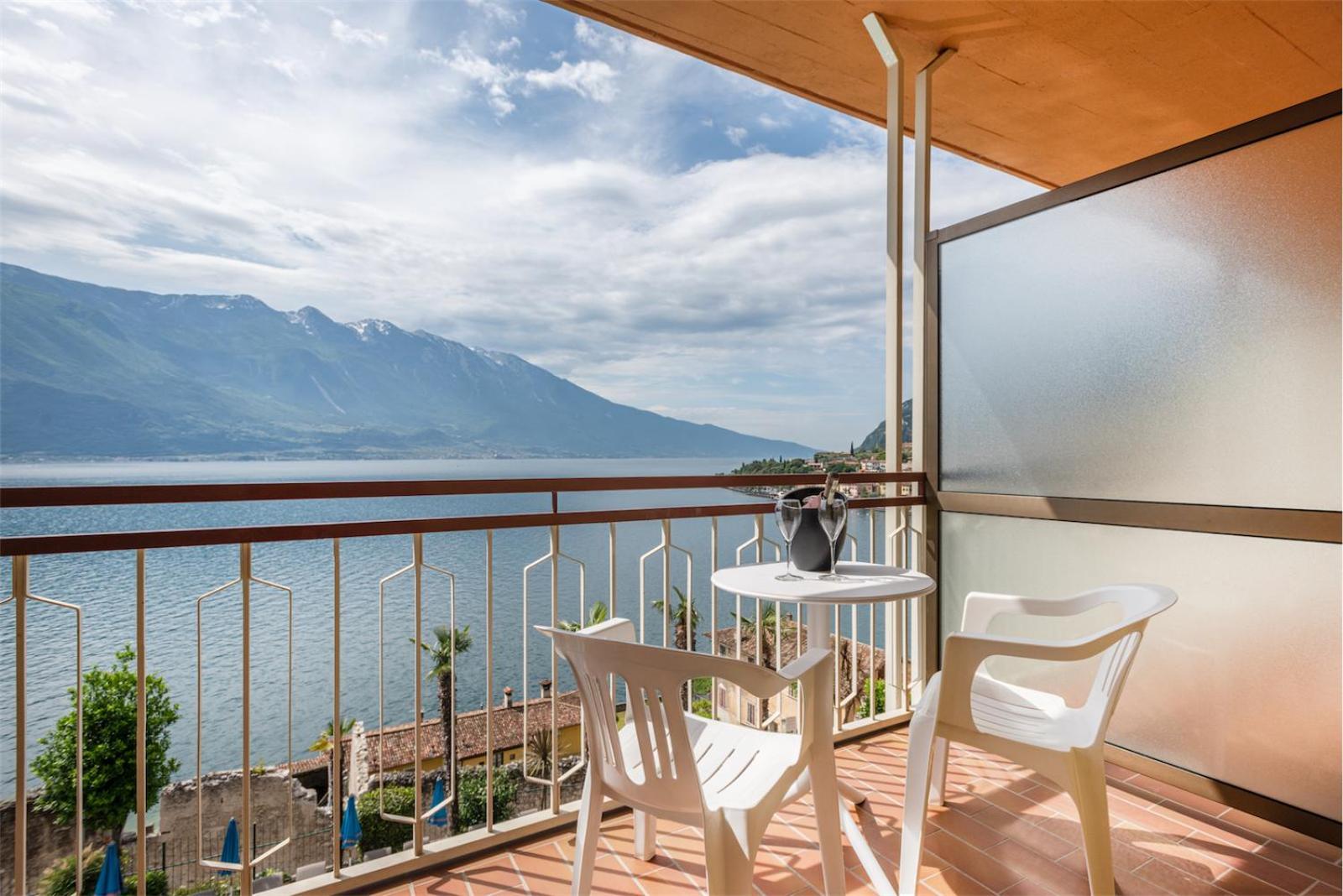 Hotel Splendid Palace Limone sul Garda Quarto foto
